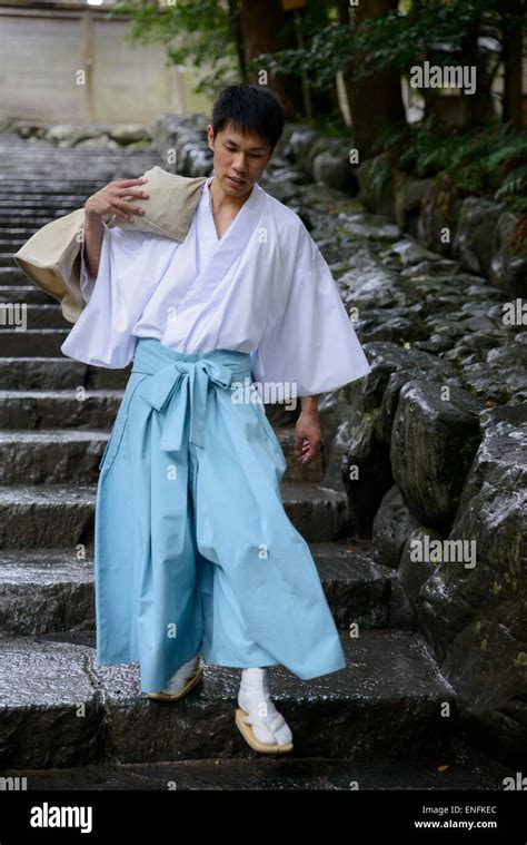  Confessions of a Shinto Priest: Journey into the Heart of Japanese Spirituality